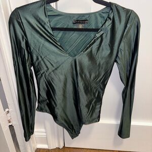 Medium House of Harlow 1960 V Neck Forest Green V-Neck Bodysuit